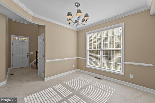 Building Photo - 7722 Yalta Way