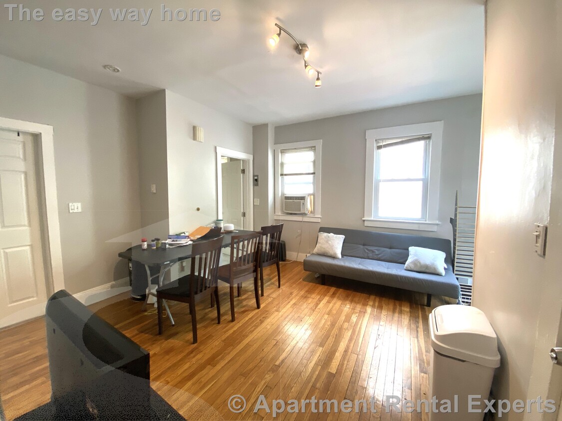 Primary Photo - Riverside/Central Square - 3 Bed, 2 Bath w...