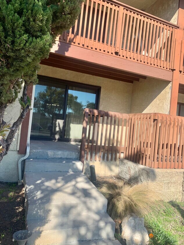 4175 Manhattan Beach Blvd, Lawndale, CA 90260 Townhome Rentals in