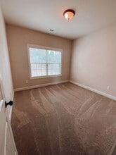 Building Photo - 1532 Middleton Dr