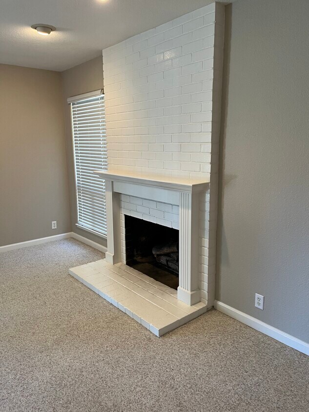 Building Photo - 651 Vasona Ave