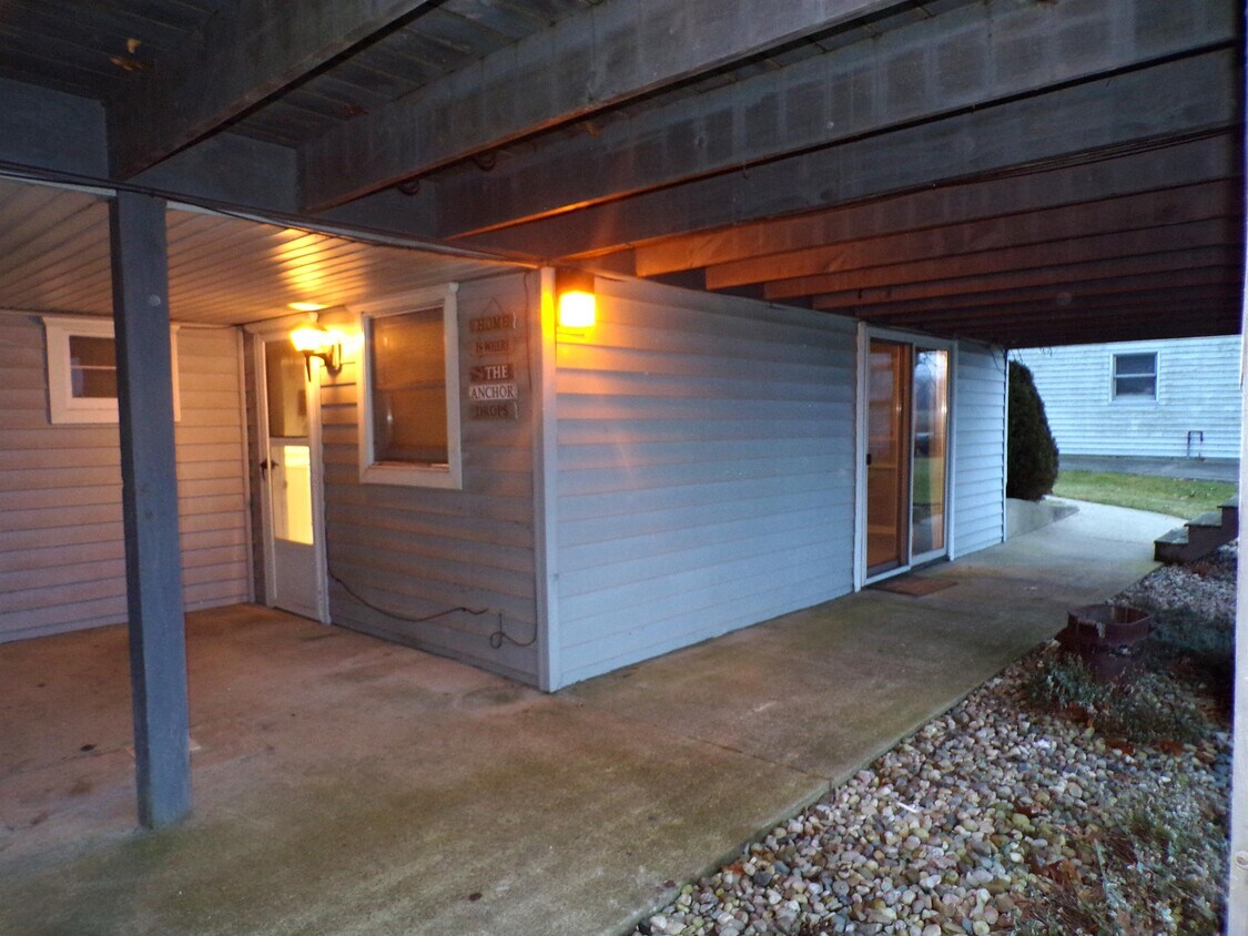 Primary Photo - 2560 Oakwood Dr
