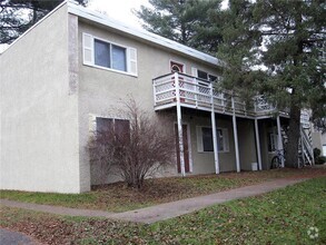 Building Photo - 545 Birchcrest Dr