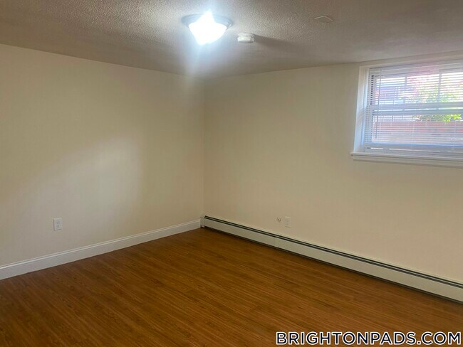 Foto del edificio - 176 N Beacon St