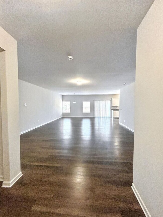 Foto del edificio - 8149 Long Island Rd