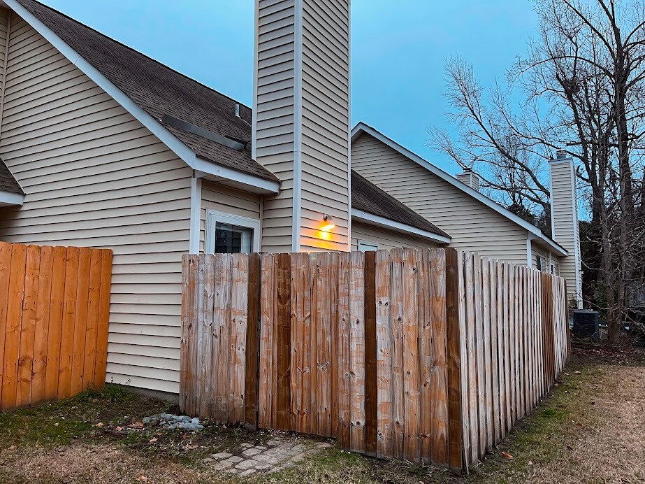 Primary Photo - 923 E Estates Blvd