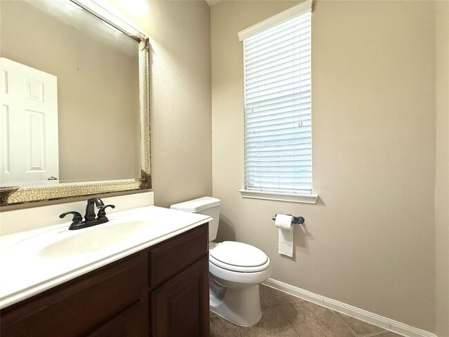 Foto del edificio - 2927 Meadow Tree Ln