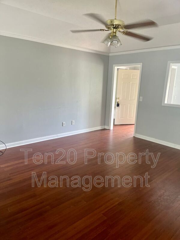 Foto del edificio - 2234 Birchwood Dr