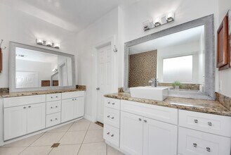 Building Photo - 18315 Brenwood Menor Dr