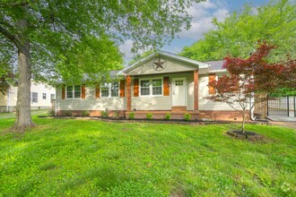 Building Photo - 1143 Bayview Dr