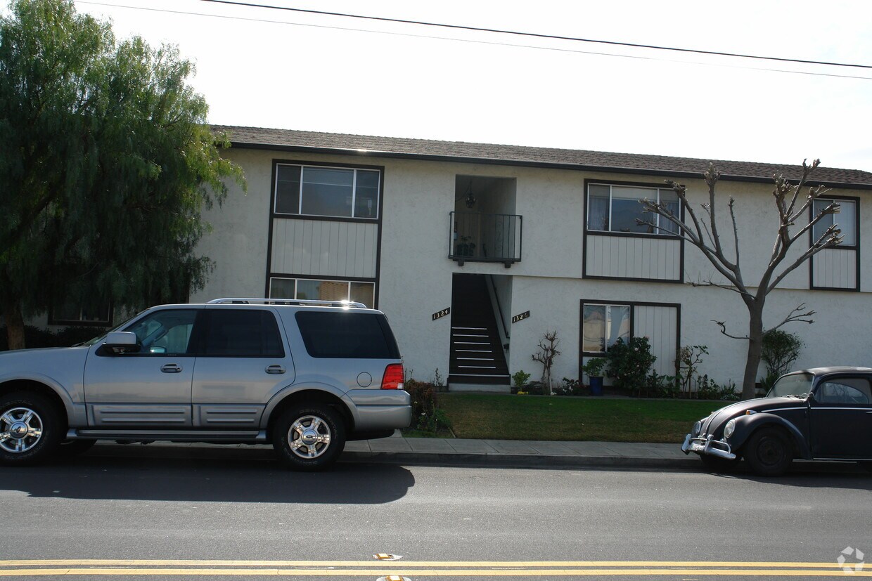 Foto del edificio - 1324-1326 Monroe St