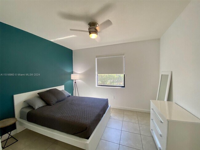 Building Photo - 11901 SW 151st Pl