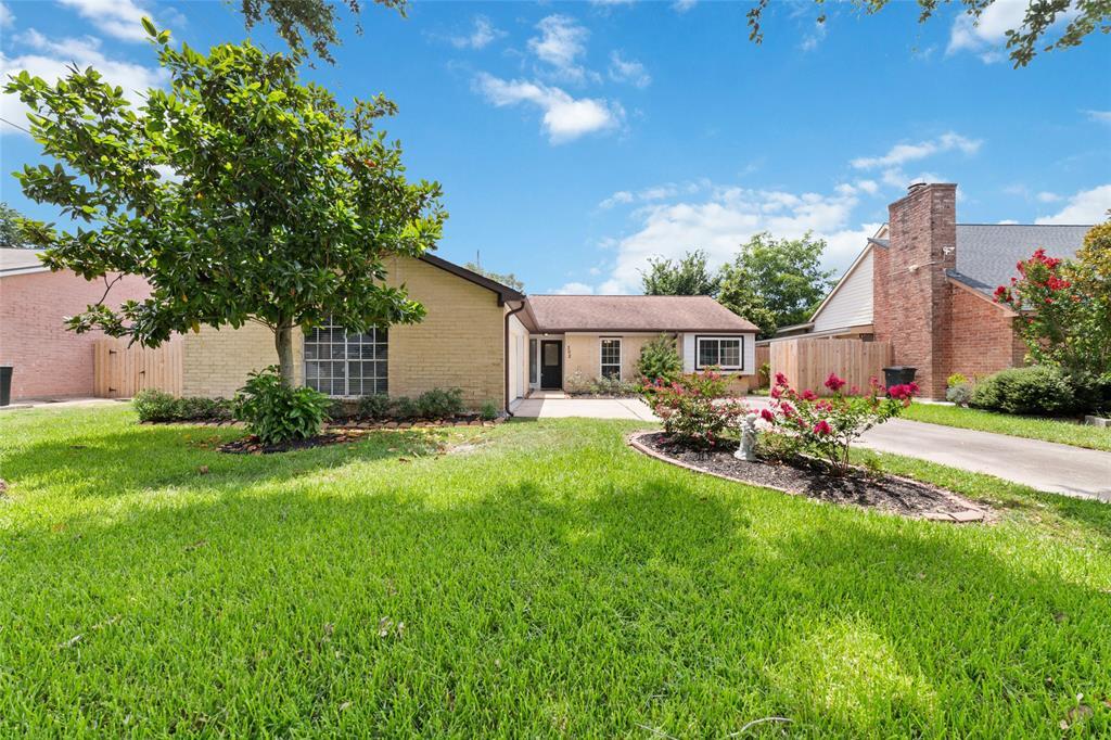 Primary Photo - 302 Gentilly Dr