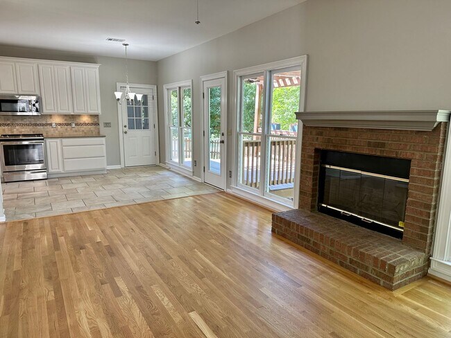 Foto del edificio - BEAUTIFUL HOME IN LEXINGTON'S WHITEFORD LA...
