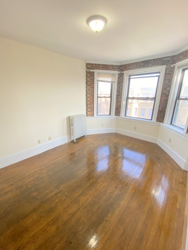 Building Photo - 103 Hemenway St