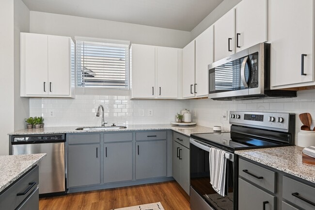 Building Photo - Skye at Chisholm Trail