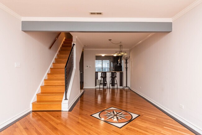 Foto del edificio - 5035 Warren St
