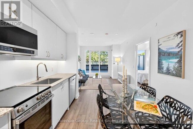 Photo du bâtiment - 700 Sheppard Ave W