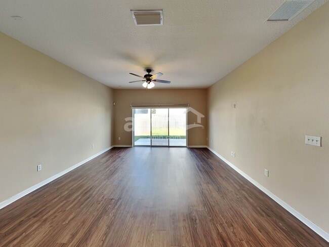 Foto del edificio - 7529 Dragon Fly Loop