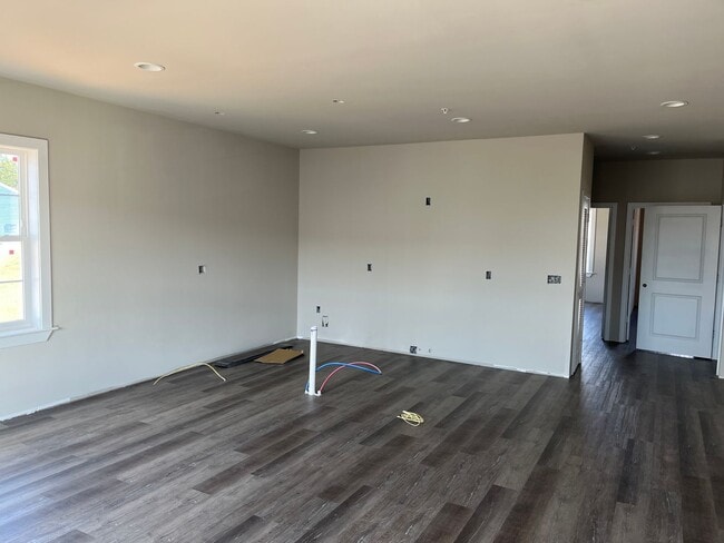 Building Photo - Salem Run Apartments Phase 2