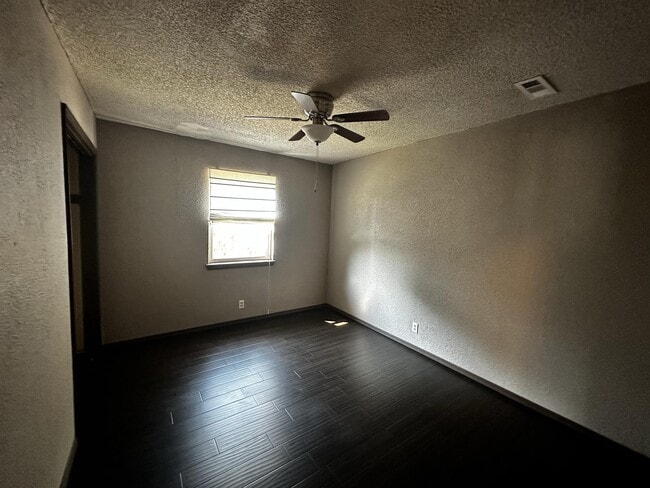 Foto del edificio - 2617 S Poplar Ave