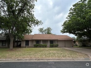 Building Photo - 1805 Broadmoor Dr