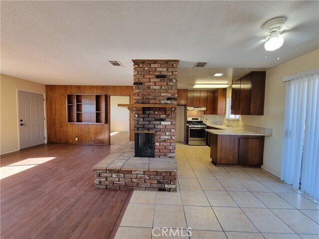 Foto del edificio - 19136 Outer Hwy 18 N