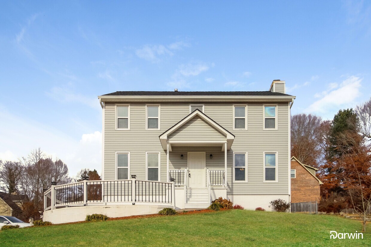 Primary Photo - 1577 Trinity Gardens Circle, Clemmons, NC ...