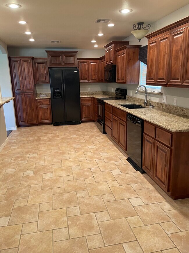 Building Photo - 305 Drexel Pl
