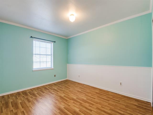 Foto del edificio - 3116 Falkland Rd