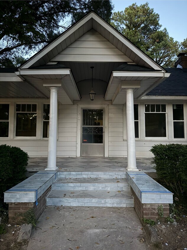 Foto principal - 678 Main St
