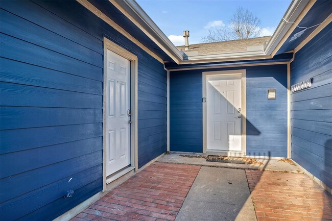 Foto del edificio - 12002 Swan Dr