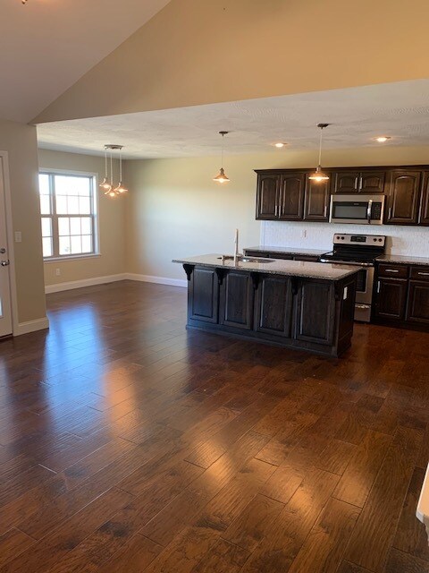 Foto del edificio - 817 E Crystal Ave