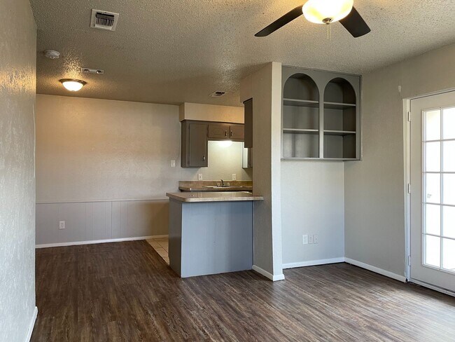 Foto del edificio - Charming 1-Bedroom Quad in Fort Worth – 80...