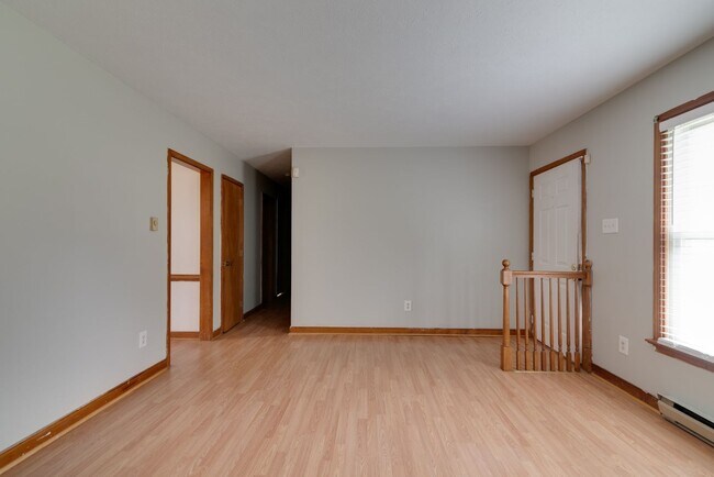 Building Photo - Great 3 Bedroom Rancher in Fulton Hill Ava...