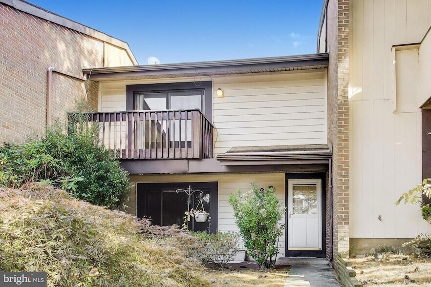 Foto principal - 9040 Centerway Rd