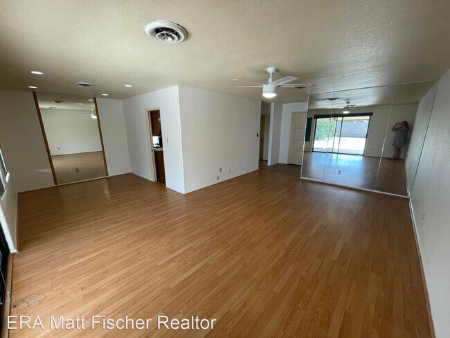 Building Photo - 2 br, 2 bath House - 12375 E  Camino Loma ...