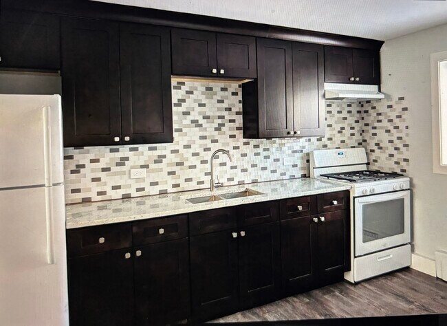 Foto del edificio - 506 E 9th St