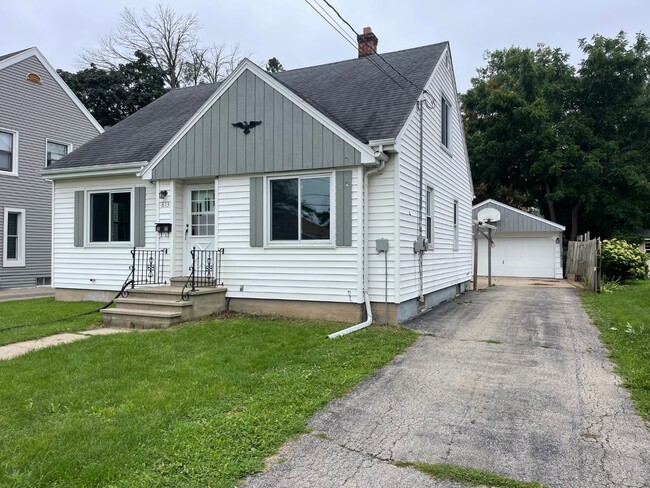 Building Photo - 813 Lincoln St