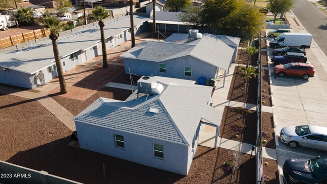 Building Photo - 206 E Jones Ave