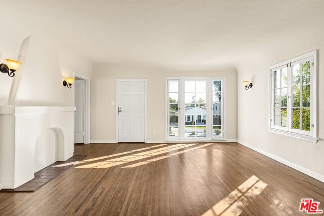 Foto del edificio - 10615 Ayres Ave