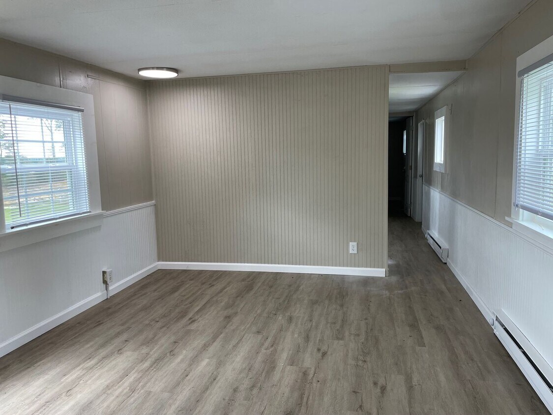 Foto principal - 2 BED 1 BATH LOCATED IN EAGLE SPRINGS