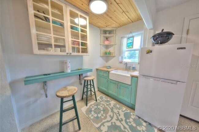 Foto del edificio - 411 Esther St