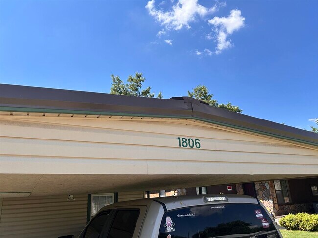 Foto del edificio - 1806 NW Lincoln Ave