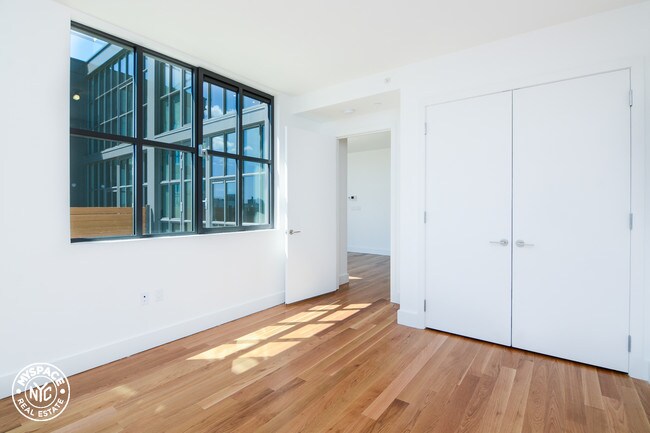 Building Photo - 608 Franklin Ave
