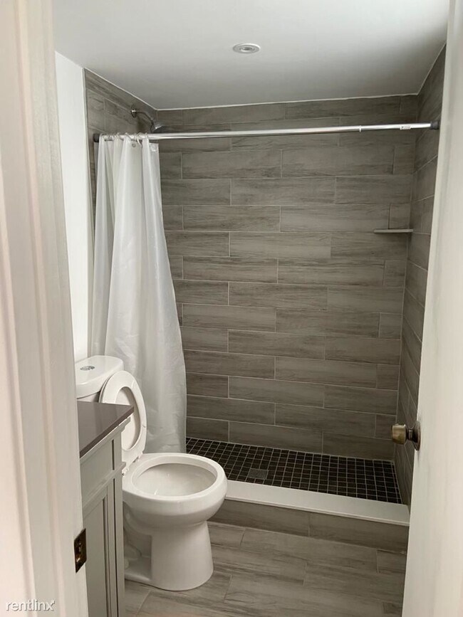 Foto del edificio - 1 br, 1 bath House - 306 E Ocean Ave Apt 109