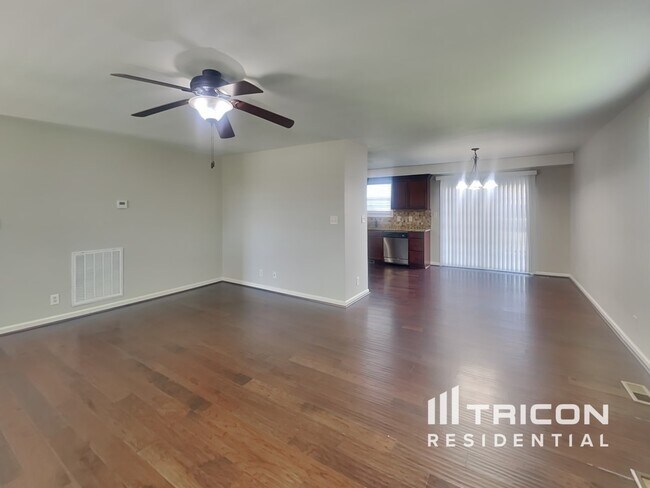 Foto del edificio - 1073 Castlerock Dr