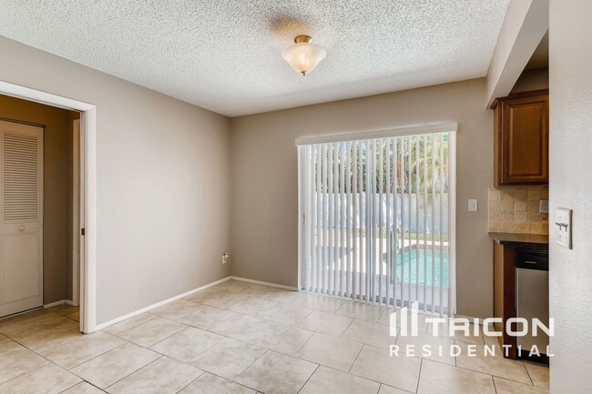 Building Photo - 1708 Hibiscus Cir N