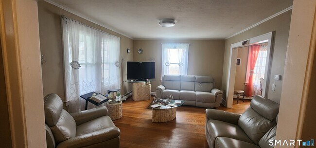 Foto del edificio - 51-53-53 Bodwell St