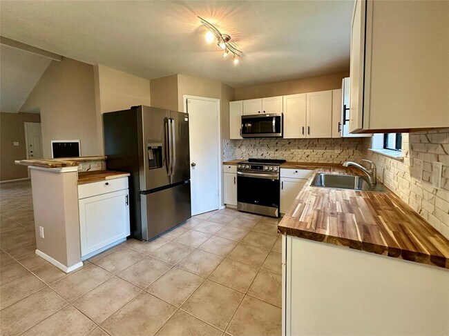 Foto del edificio - 709 Brookside Pass